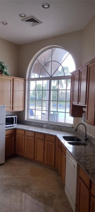 Недавно арендовано: $3,500 (3 спален, 2 ванн, 1892 Квадратных фут)