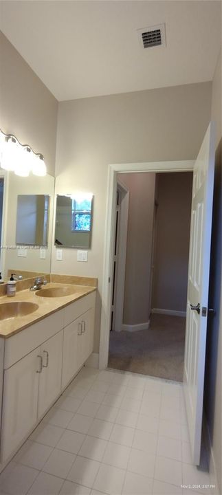 Недавно арендовано: $3,500 (3 спален, 2 ванн, 1892 Квадратных фут)