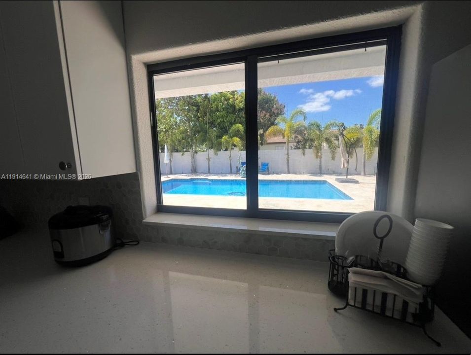 For Rent: $4,400 (3 beds, 2 baths, 2881 Square Feet)