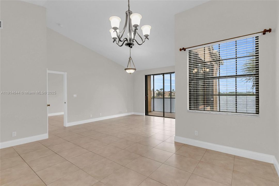 待售: $385,000 (2 贝兹, 2 浴室, 1108 平方英尺)