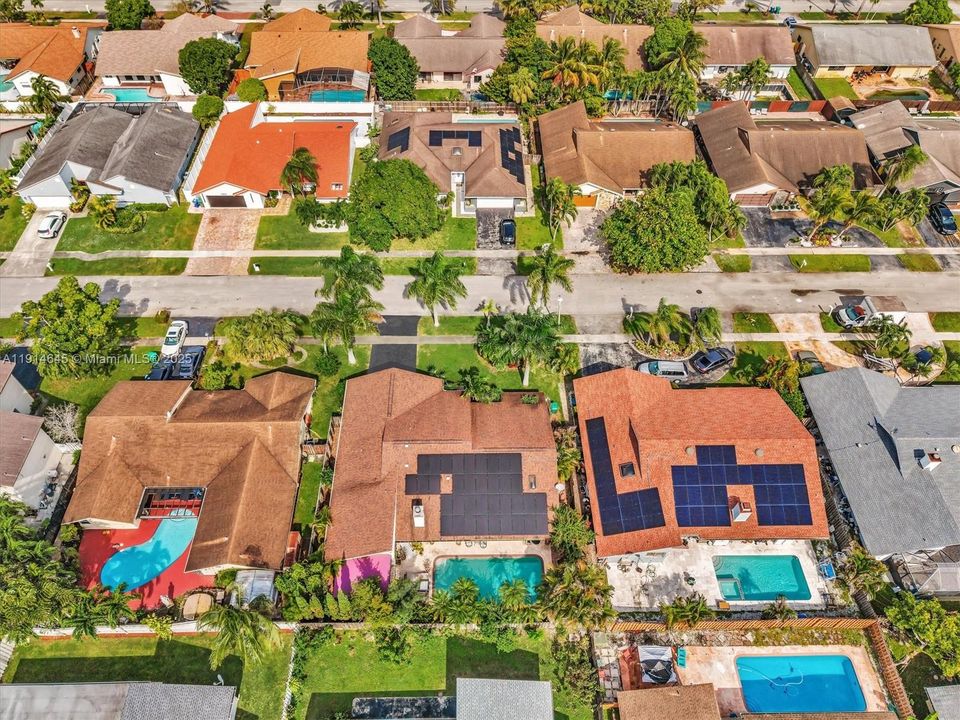 На продажу: $660,000 (4 спален, 2 ванн, 2099 Квадратных фут)