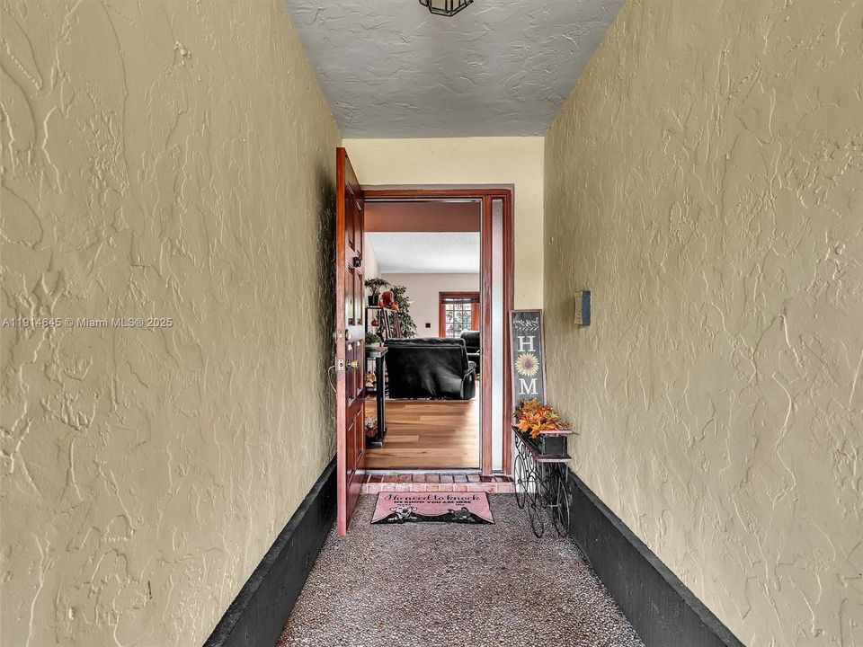 На продажу: $660,000 (4 спален, 2 ванн, 2099 Квадратных фут)