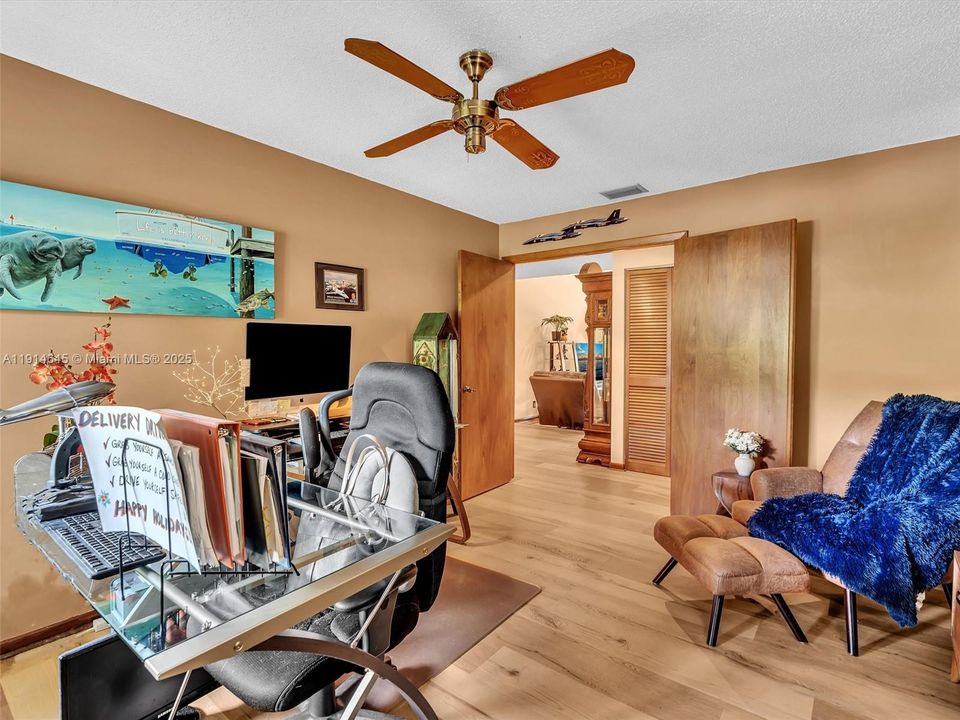 На продажу: $660,000 (4 спален, 2 ванн, 2099 Квадратных фут)