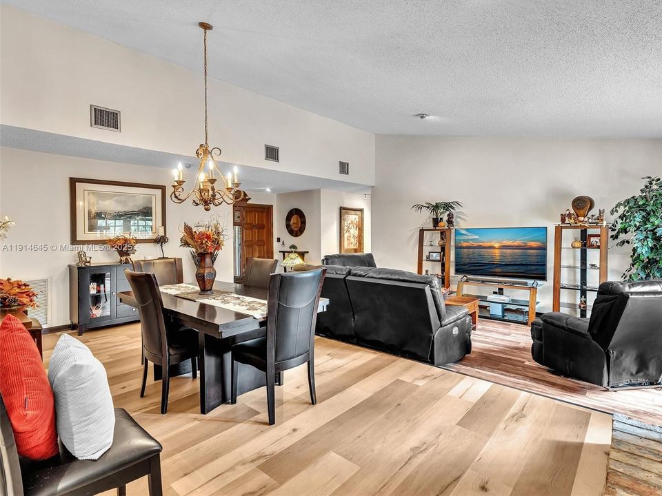 На продажу: $660,000 (4 спален, 2 ванн, 2099 Квадратных фут)