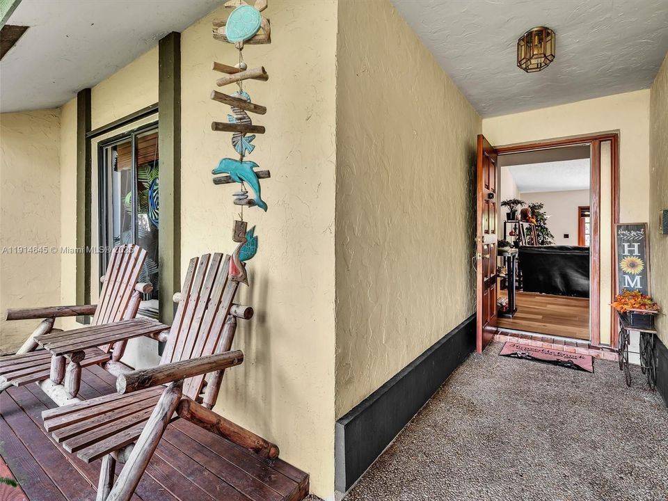 На продажу: $660,000 (4 спален, 2 ванн, 2099 Квадратных фут)