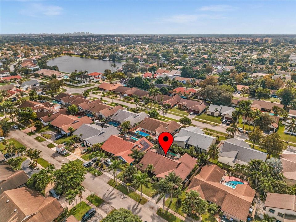 На продажу: $660,000 (4 спален, 2 ванн, 2099 Квадратных фут)