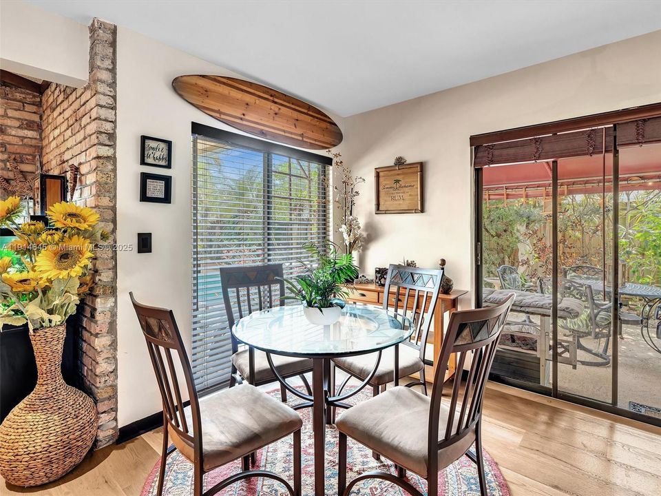 На продажу: $660,000 (4 спален, 2 ванн, 2099 Квадратных фут)