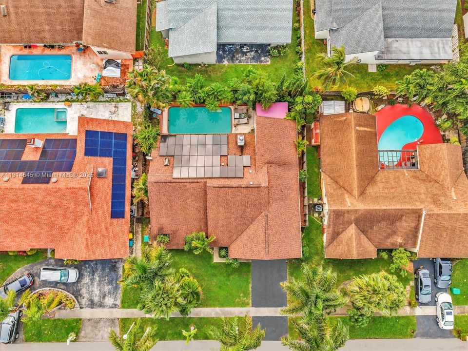 На продажу: $660,000 (4 спален, 2 ванн, 2099 Квадратных фут)