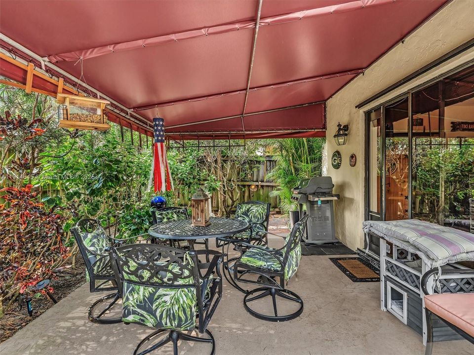 На продажу: $660,000 (4 спален, 2 ванн, 2099 Квадратных фут)