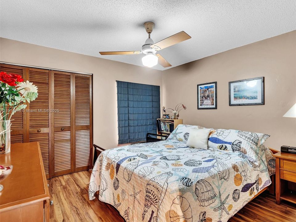 На продажу: $660,000 (4 спален, 2 ванн, 2099 Квадратных фут)