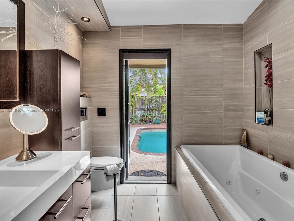 На продажу: $660,000 (4 спален, 2 ванн, 2099 Квадратных фут)