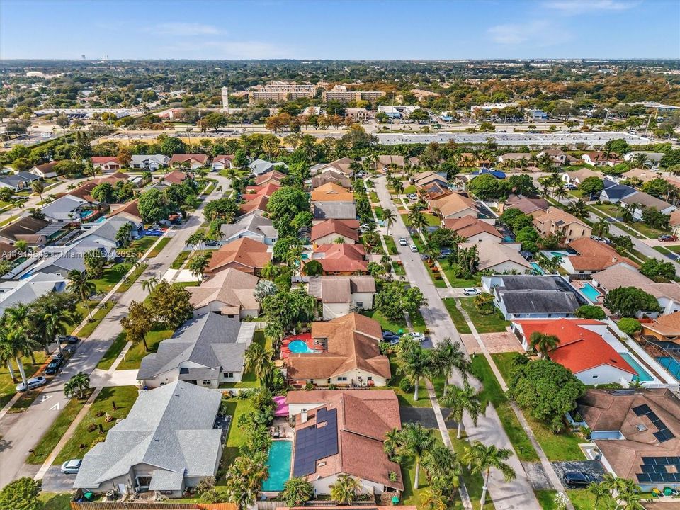 На продажу: $660,000 (4 спален, 2 ванн, 2099 Квадратных фут)