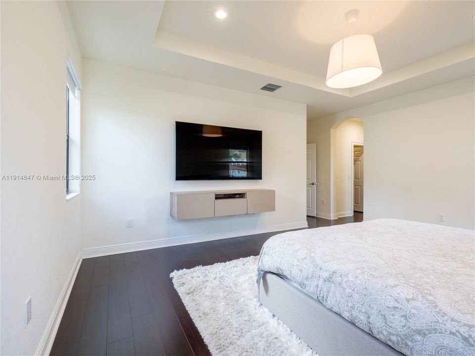 待售: $1,170,000 (4 贝兹, 3 浴室, 2650 平方英尺)