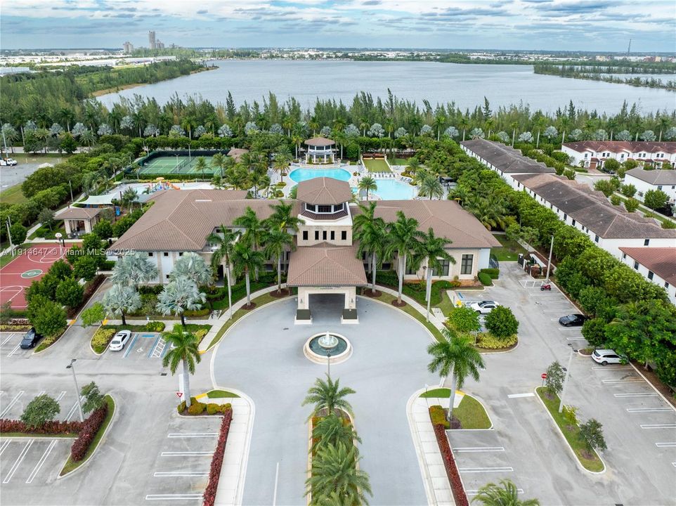 待售: $1,170,000 (4 贝兹, 3 浴室, 2650 平方英尺)