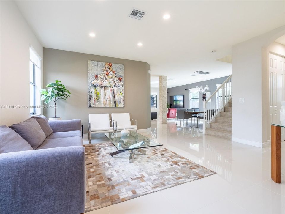 待售: $1,170,000 (4 贝兹, 3 浴室, 2650 平方英尺)