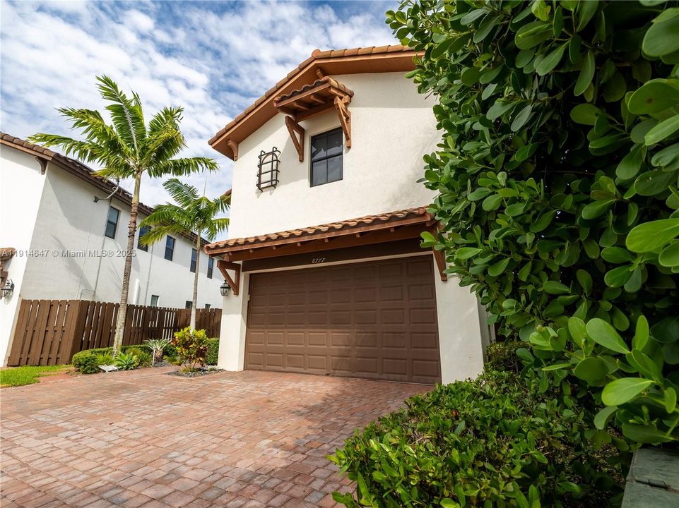 待售: $1,170,000 (4 贝兹, 3 浴室, 2650 平方英尺)