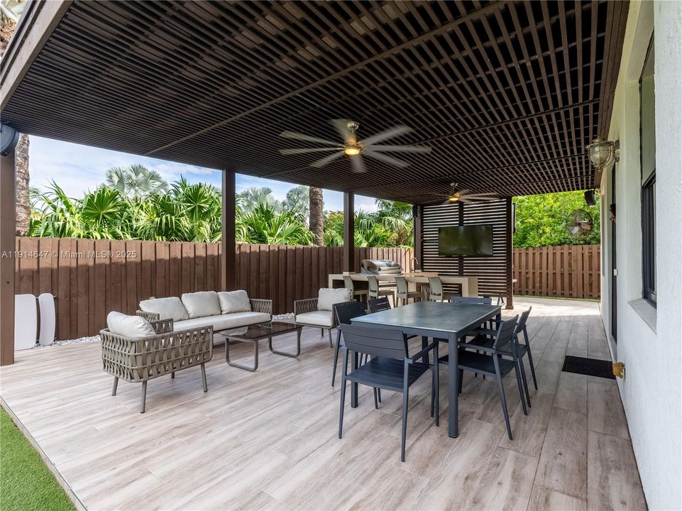 待售: $1,170,000 (4 贝兹, 3 浴室, 2650 平方英尺)