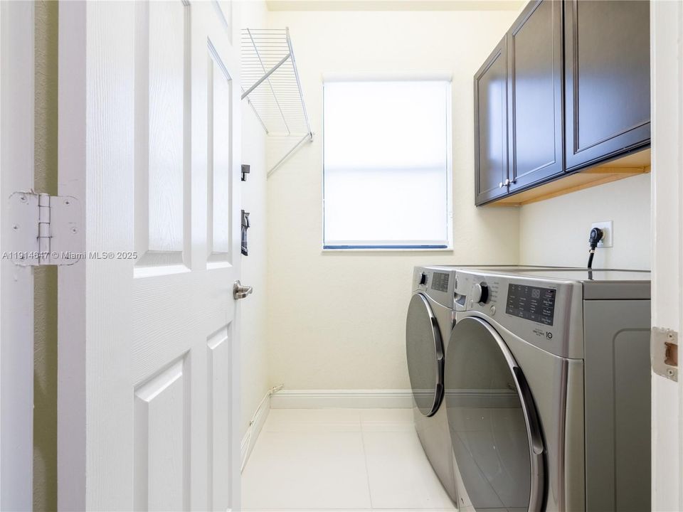 待售: $1,170,000 (4 贝兹, 3 浴室, 2650 平方英尺)