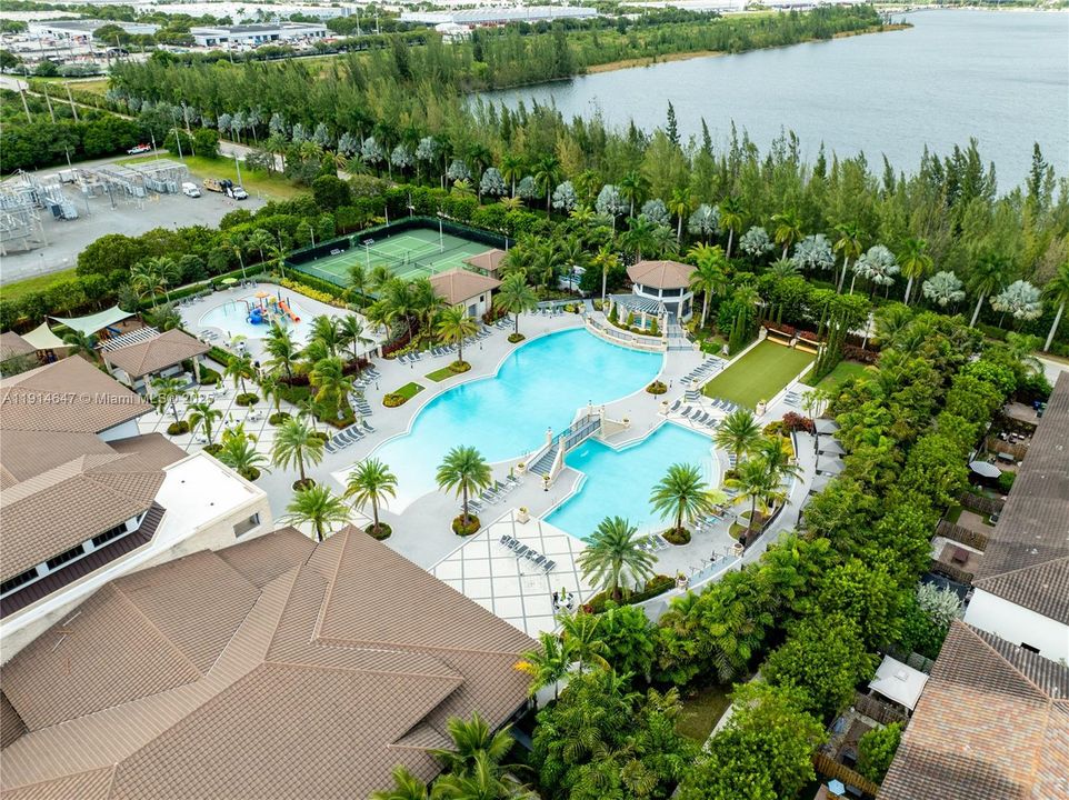 待售: $1,170,000 (4 贝兹, 3 浴室, 2650 平方英尺)