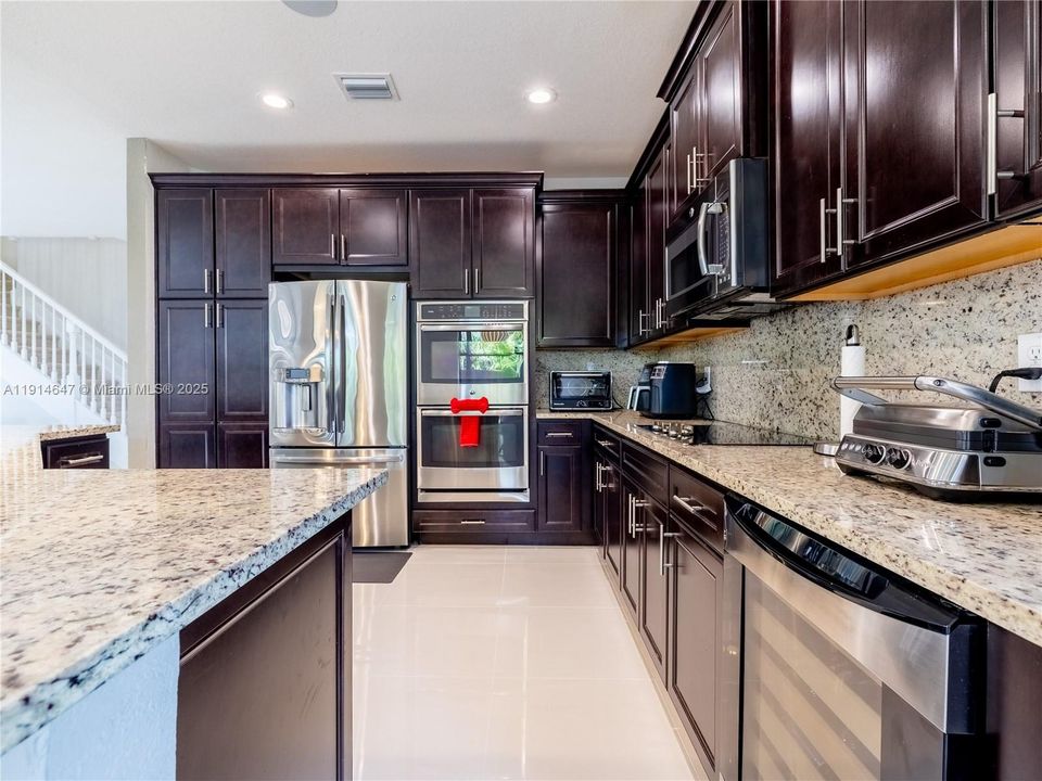 待售: $1,170,000 (4 贝兹, 3 浴室, 2650 平方英尺)