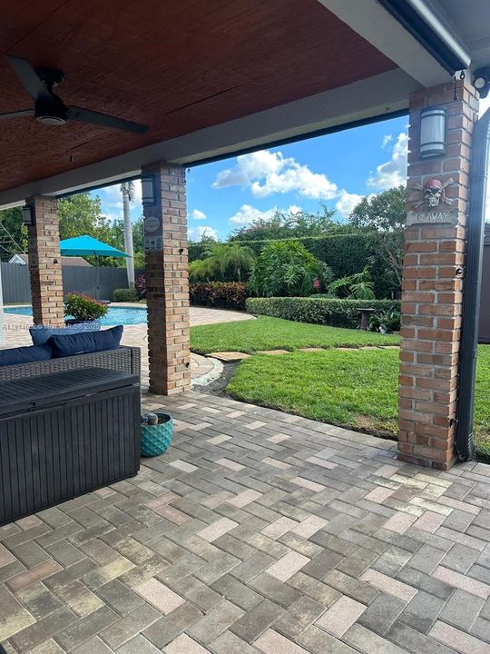 For Sale: $779,900 (3 beds, 2 baths, 1606 Square Feet)