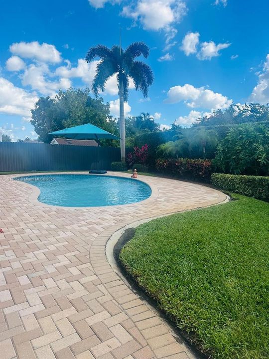 For Sale: $779,900 (3 beds, 2 baths, 1606 Square Feet)