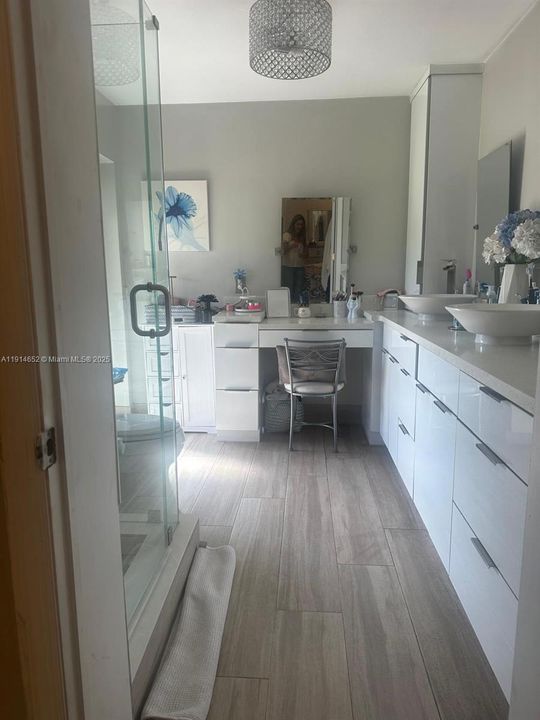 For Sale: $779,900 (3 beds, 2 baths, 1606 Square Feet)