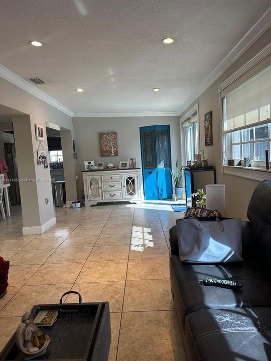 For Sale: $779,900 (3 beds, 2 baths, 1606 Square Feet)