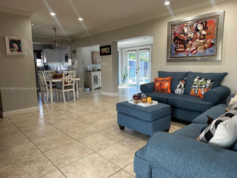 For Sale: $779,900 (3 beds, 2 baths, 1606 Square Feet)