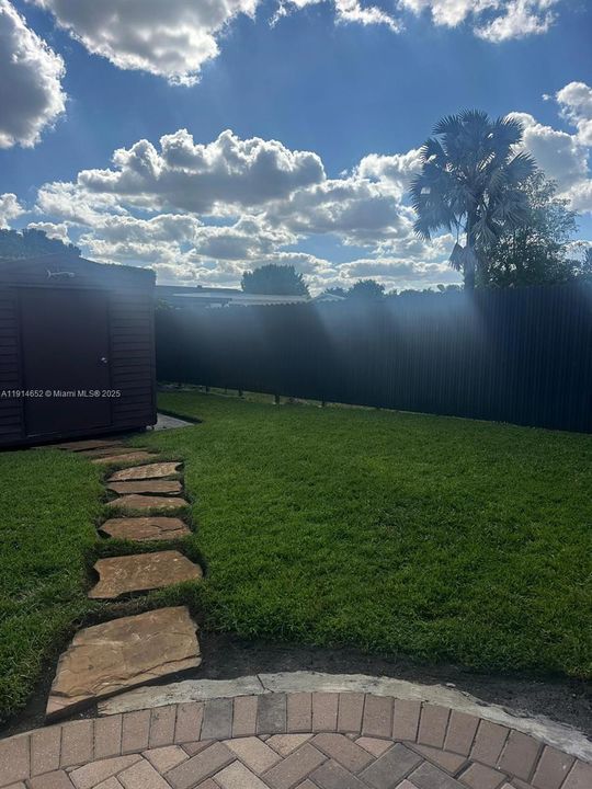 For Sale: $779,900 (3 beds, 2 baths, 1606 Square Feet)