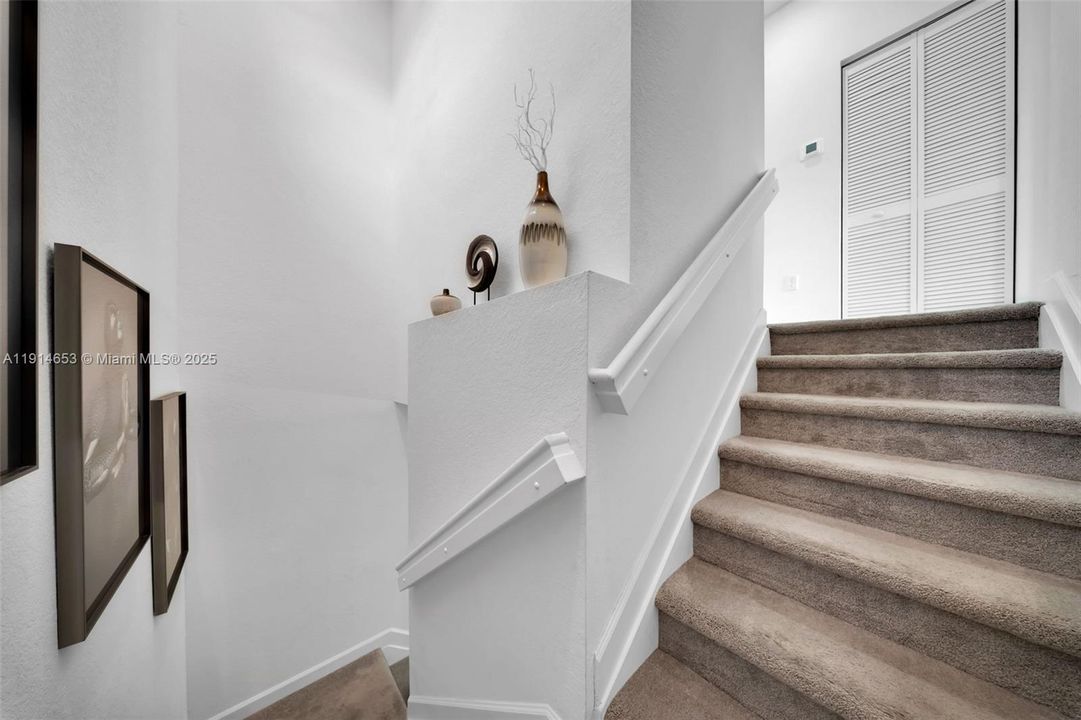 На продажу: $589,999 (3 спален, 2 ванн, 1331 Квадратных фут)