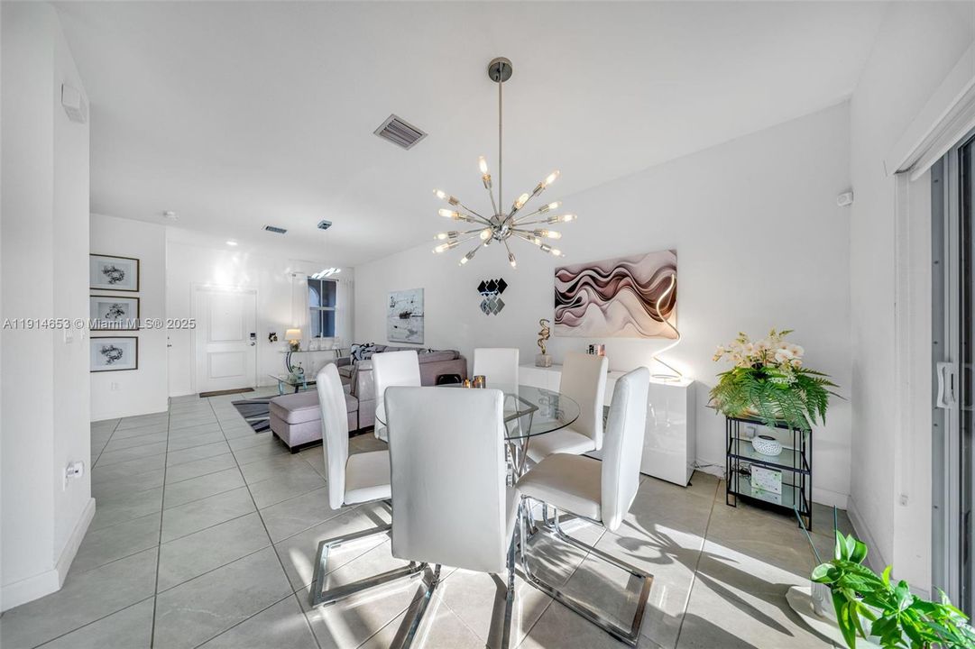 На продажу: $589,999 (3 спален, 2 ванн, 1331 Квадратных фут)