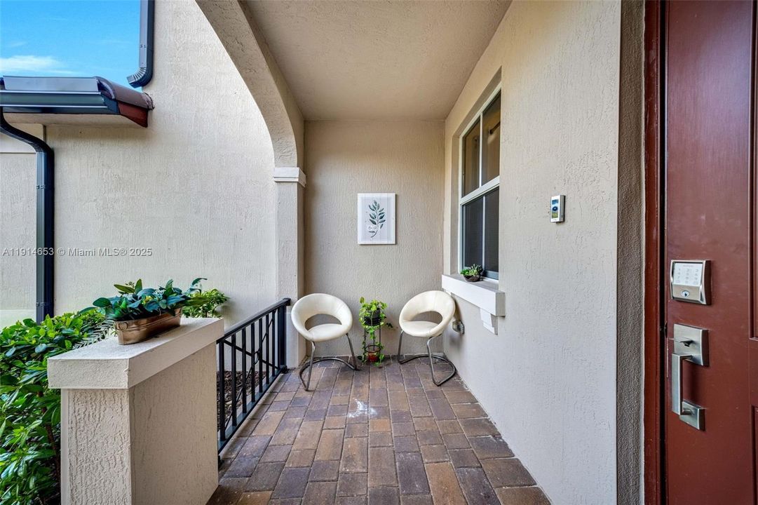 На продажу: $589,999 (3 спален, 2 ванн, 1331 Квадратных фут)