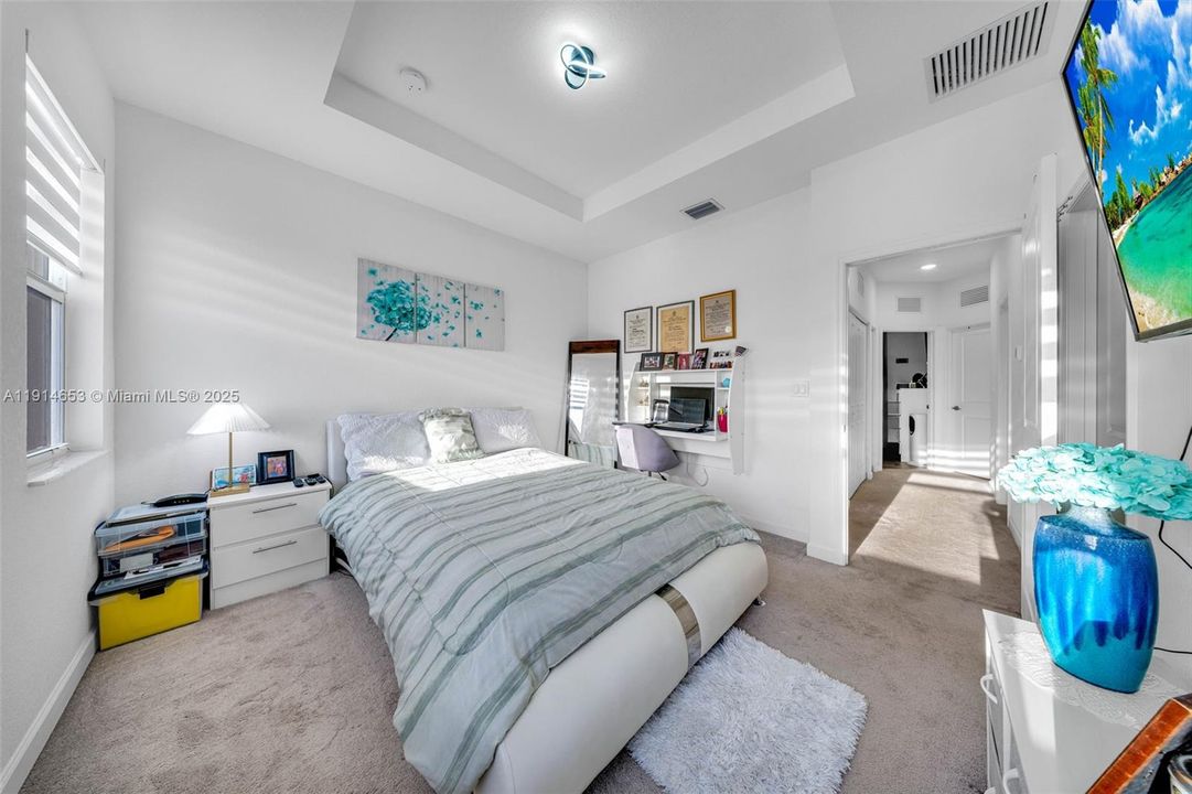 На продажу: $589,999 (3 спален, 2 ванн, 1331 Квадратных фут)