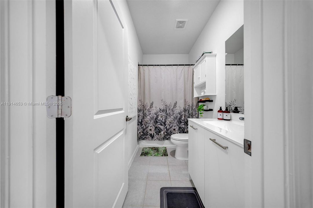 На продажу: $589,999 (3 спален, 2 ванн, 1331 Квадратных фут)