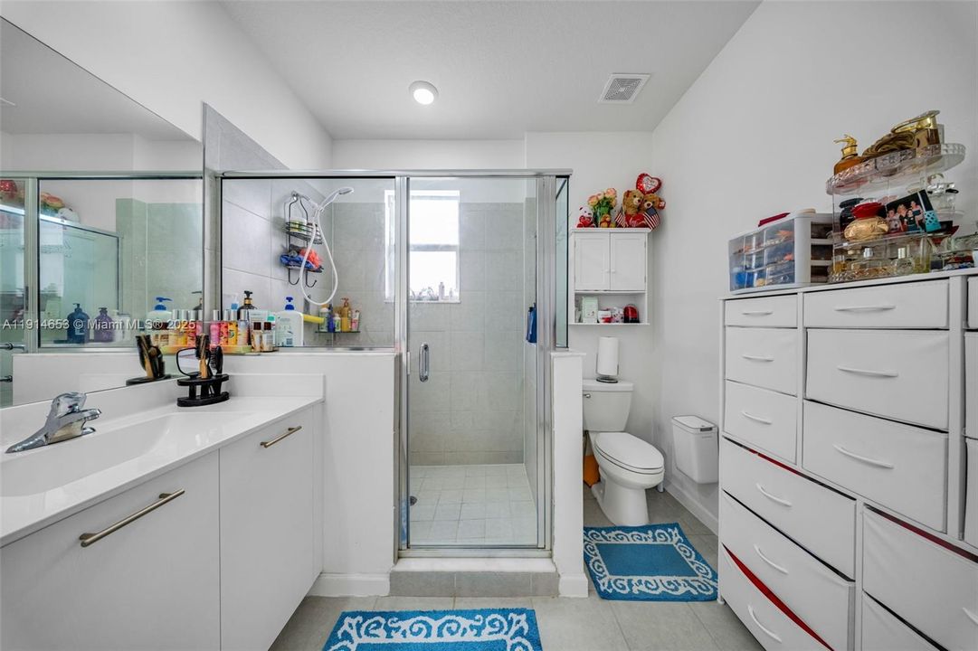 На продажу: $589,999 (3 спален, 2 ванн, 1331 Квадратных фут)