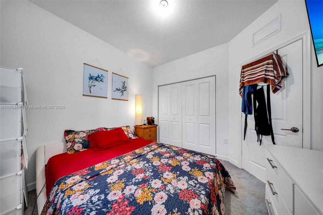 На продажу: $589,999 (3 спален, 2 ванн, 1331 Квадратных фут)