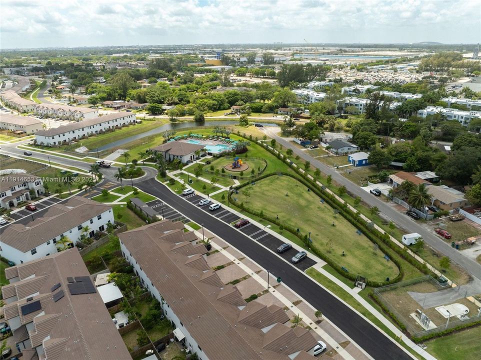 На продажу: $589,999 (3 спален, 2 ванн, 1331 Квадратных фут)