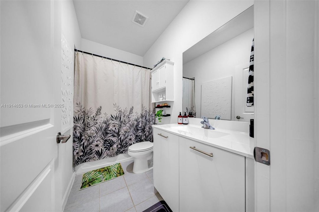 На продажу: $589,999 (3 спален, 2 ванн, 1331 Квадратных фут)