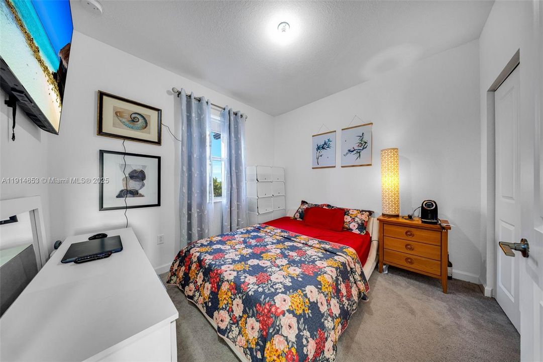 На продажу: $589,999 (3 спален, 2 ванн, 1331 Квадратных фут)