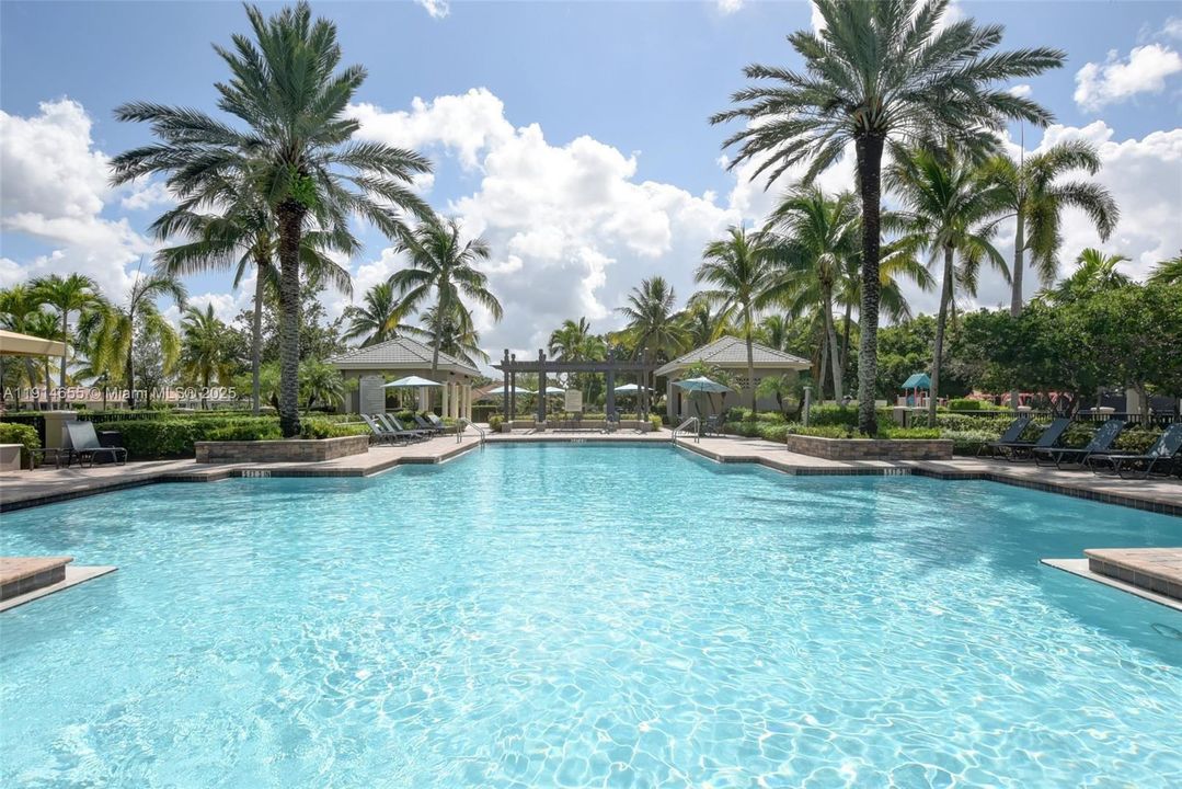 For Sale: $860,000 (4 beds, 3 baths, 2389 Square Feet)