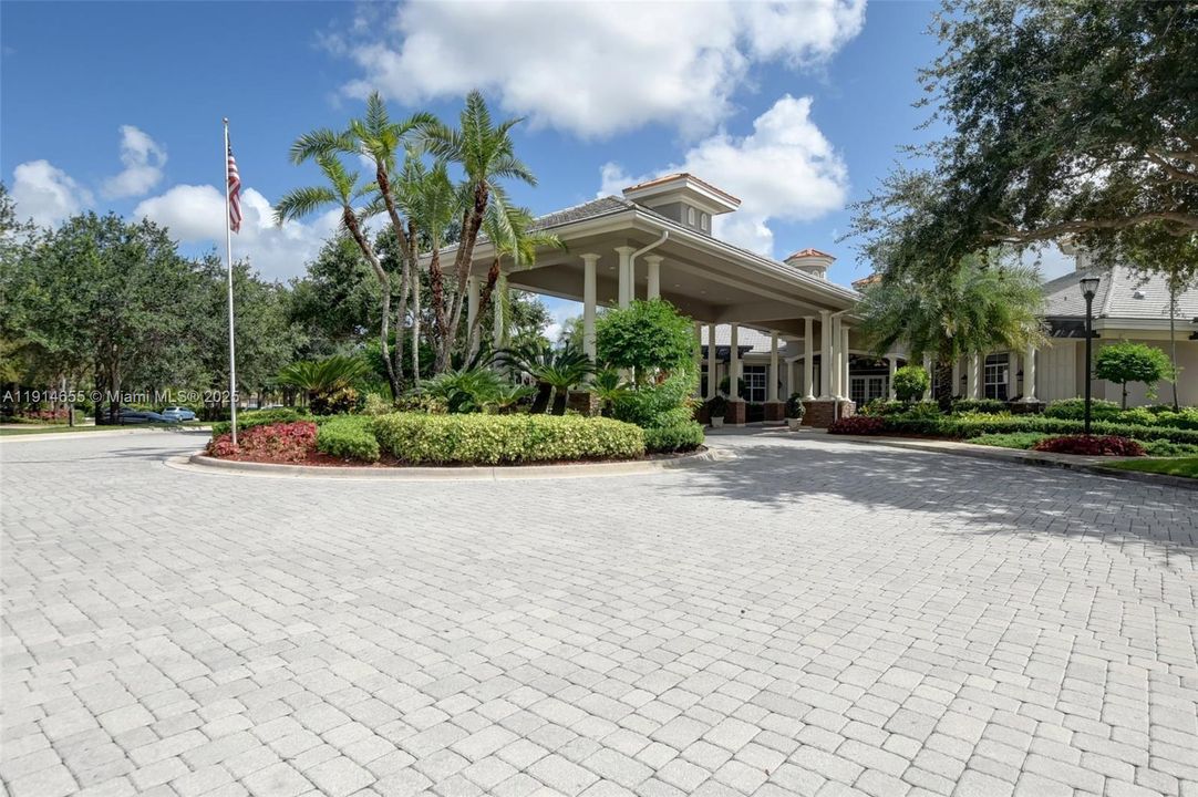 For Sale: $860,000 (4 beds, 3 baths, 2389 Square Feet)