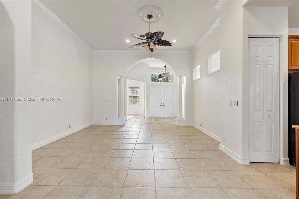 For Sale: $860,000 (4 beds, 3 baths, 2389 Square Feet)