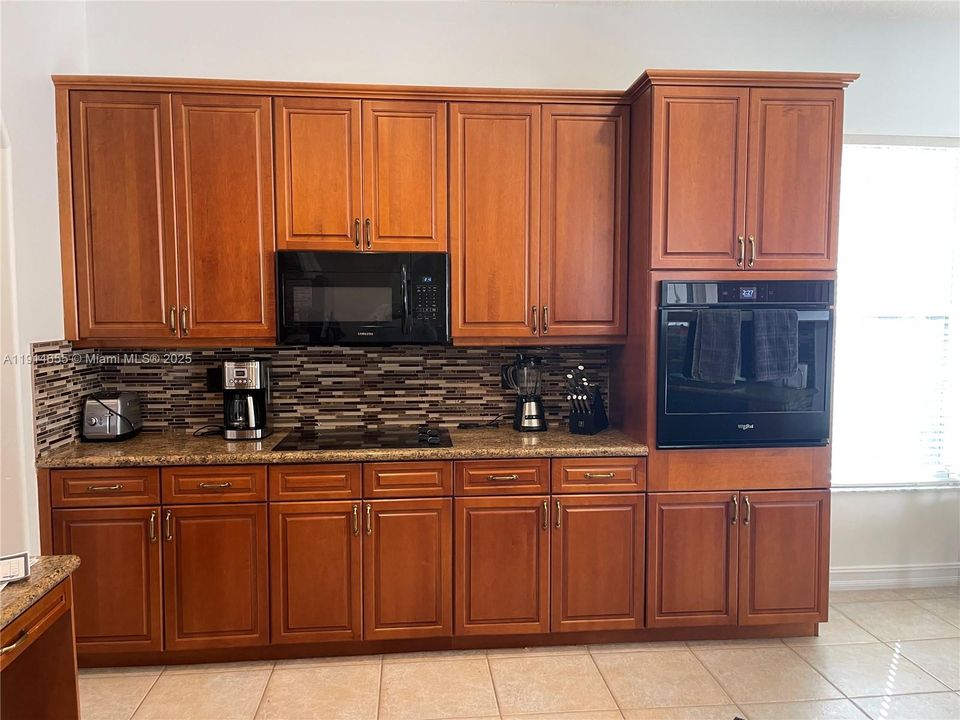 For Sale: $860,000 (4 beds, 3 baths, 2389 Square Feet)