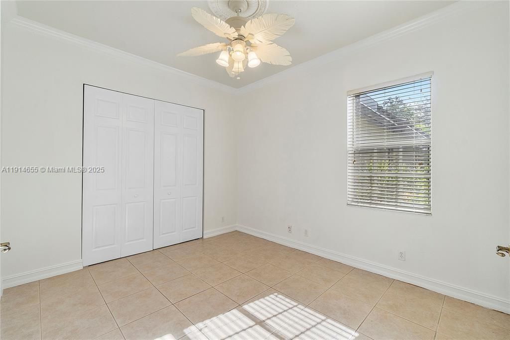 For Sale: $860,000 (4 beds, 3 baths, 2389 Square Feet)