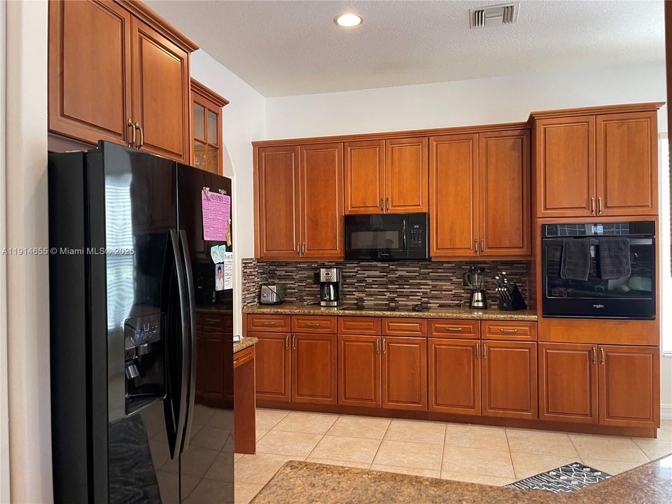 For Sale: $860,000 (4 beds, 3 baths, 2389 Square Feet)