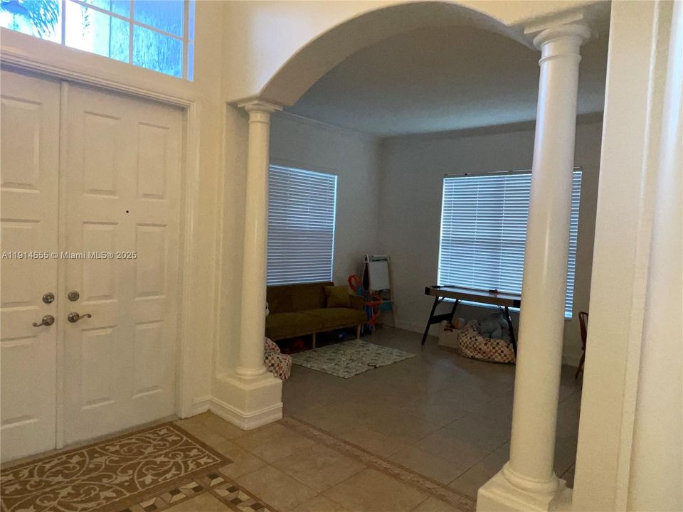 For Sale: $860,000 (4 beds, 3 baths, 2389 Square Feet)