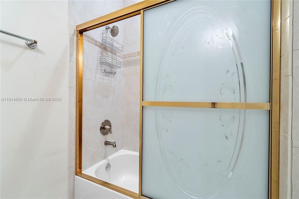 For Sale: $860,000 (4 beds, 3 baths, 2389 Square Feet)