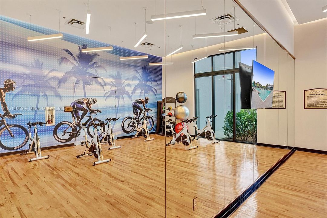 Под контрактом: $8,500 (5 спален, 3 ванн, 3384 Квадратных фут)