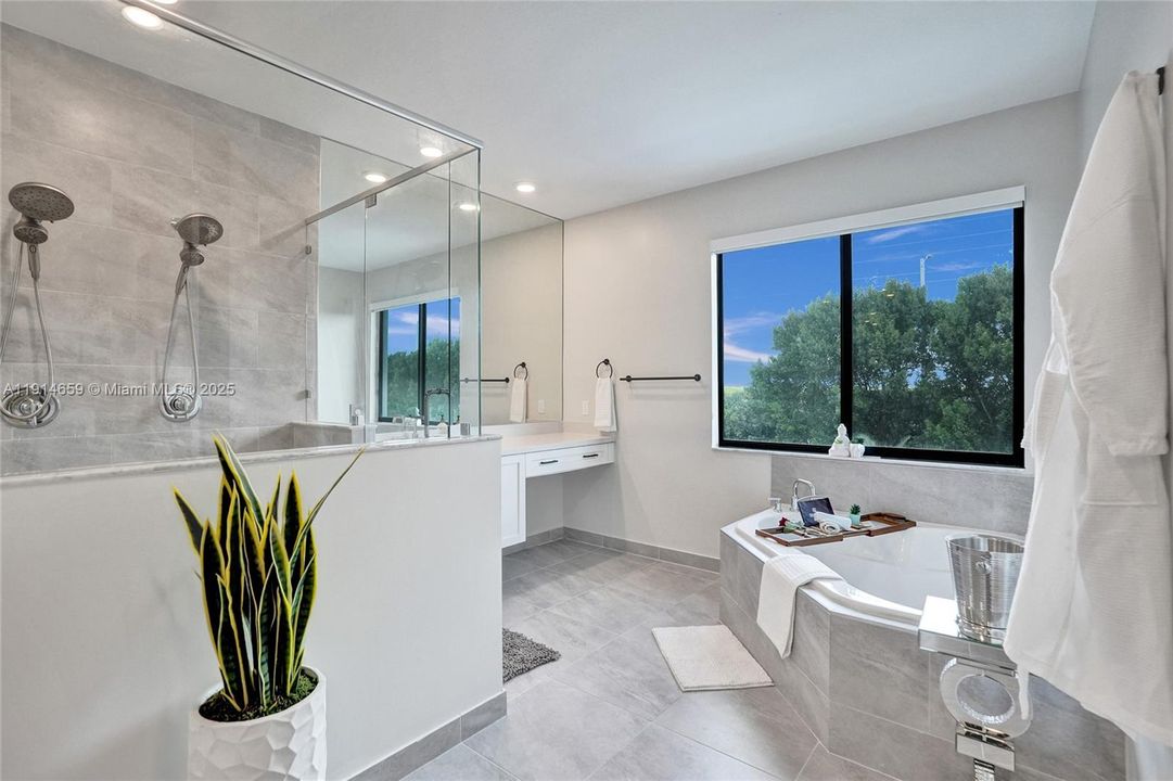 Под контрактом: $8,500 (5 спален, 3 ванн, 3384 Квадратных фут)